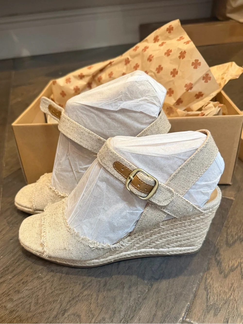 BRAND NEW Lucky Brand Frayed Espadrille Wedge Sandal in Beige
